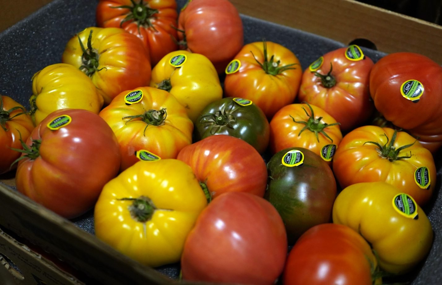 Why Beefsteak Tomatoes Are The Best Variety For Slicing And Dicing